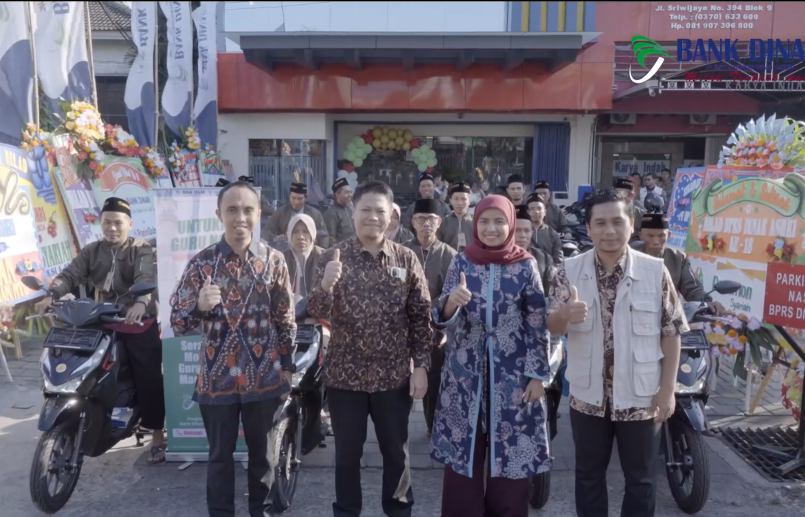 SERAH TERIMA 25 UNIT MOTOR KEPADA GURU NGAJI SERAH TERIMA 25 UNIT MOTOR KEPADA GURU NGAJI